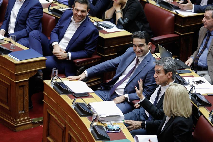 Αλέξης Τσίπρας και Φώγη Γεννηματά σε συνεδρίαση της βουλής (eurokinissi)