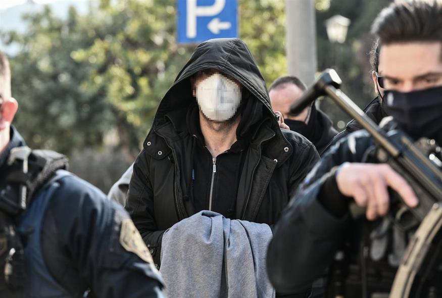 Απολογία στον εισαγγελέα ενός 38χρονου αστυνομικού και ενός 65χρονου που κατηγορούνται για τον θάνατο 44χρονου Ρομά που βρέθηκε νεκρός στο Μενίδι / Eurokinissi / ΜΠΟΛΑΡΗ ΤΑΤΙΑΝΑ