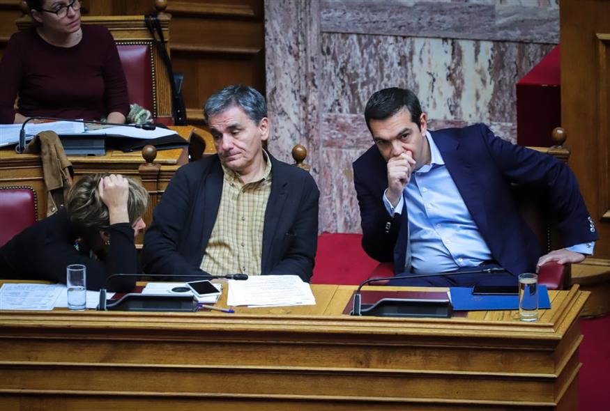 Αλέξης Τσίπρας και Ευκλείδης Τσακαλώτος (EUROKINISSI/ΓΙΩΡΓΟΣ ΚΟΝΤΑΡΙΝΗΣ)