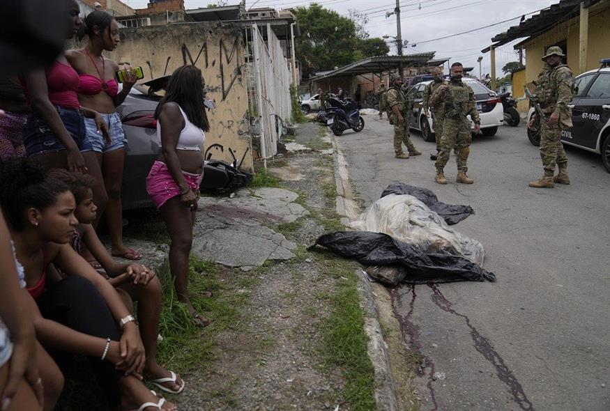 Ανταλλαγή πυροβολισμών σε φαβέλα του Ρίο ντε Τζανέιρο (Associated Press)