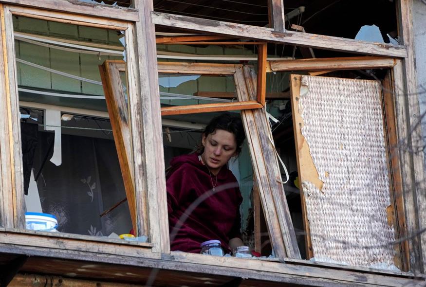 Γυναίκα στο Κίεβο (AP Photo/Efrem Lukatsky)