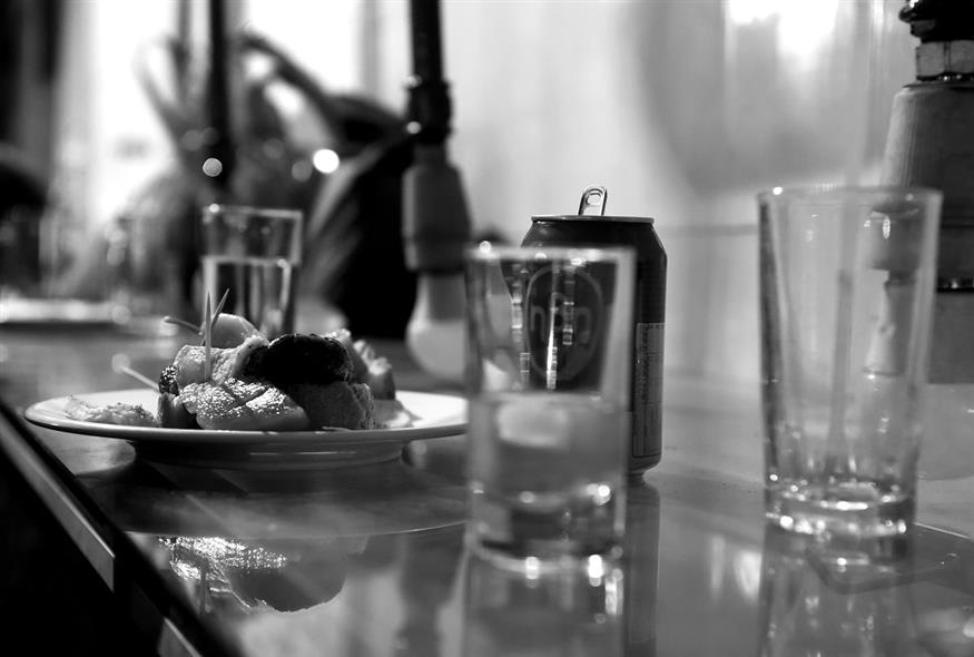 Ούζο (EUROKINISSI/ΤΑΤΙΑΝΑ ΜΠΟΛΑΡΗ)