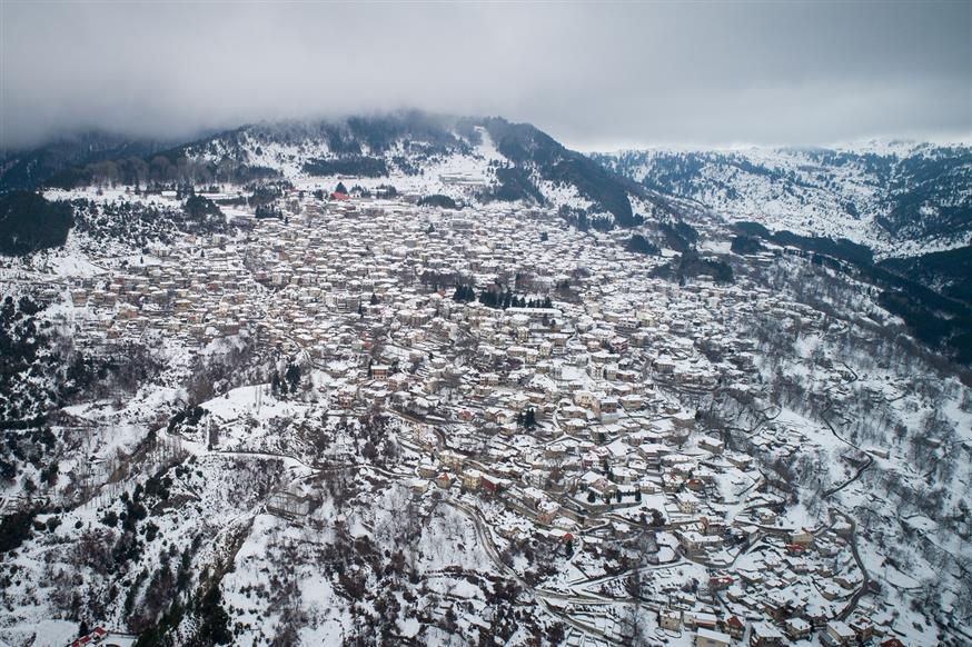 Το χιονισμένο Μέτσοβο, από ψηλά (EUROKINISSI// ΑΝΤΩΝΗΣ ΝΙΚΟΛΟΠΟΥΛΟΣ)