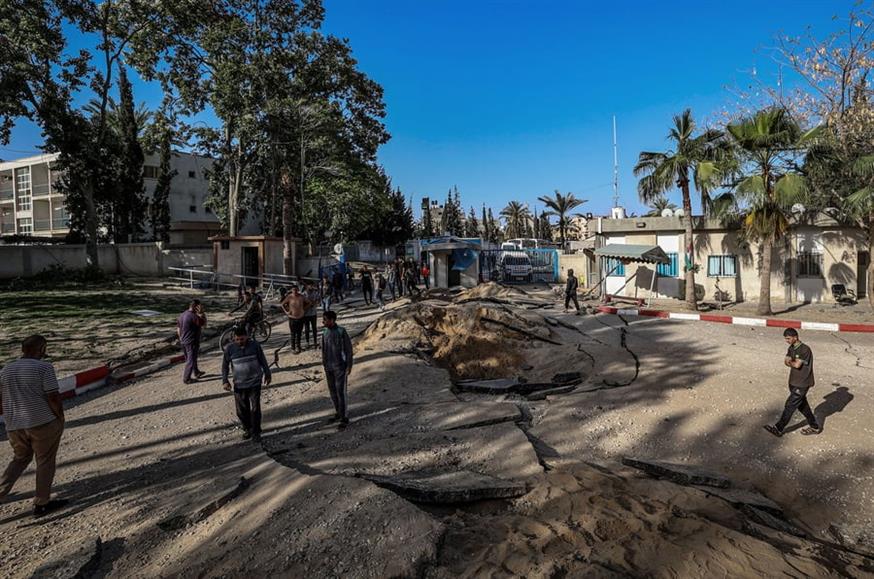 Ισραηλινή επίθεση στο τελευταίο νοσοκομείο για καρκινοπαθείς στη Γάζα (EPA/MOHAMMED SABER)