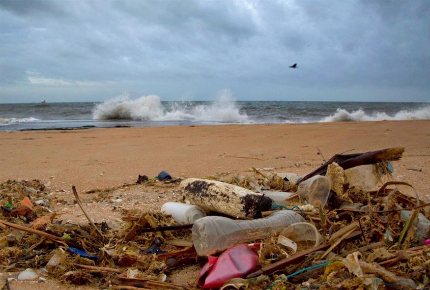παραλία-ρύπανση/AP