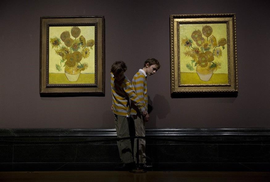 Ο πίνακας με τα Ηλιοτρόπια του Βαν Γκογκ στην Εθνική Πινακοθήκη της Βρετανίας (φωτογραφία αρχείου / Associated Press)