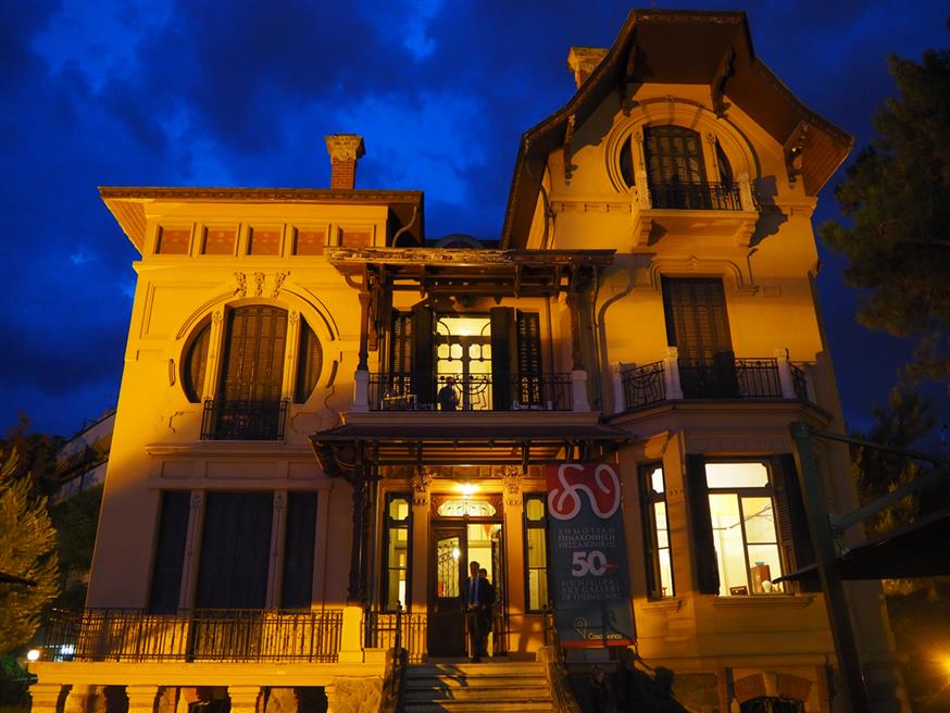 «Κρασί & Λογοτεχνία» είναι ο τίτλος της πρώτης εκδήλωσης, τη μετά κορονοϊό εποχή, του Thessaloniki Food Festival που διοργανώνει ο δήμος Θεσσαλονίκης, στην εμβληματική Casa Bianca (φωτ. Ντέπυ Χιωτοπούλου)