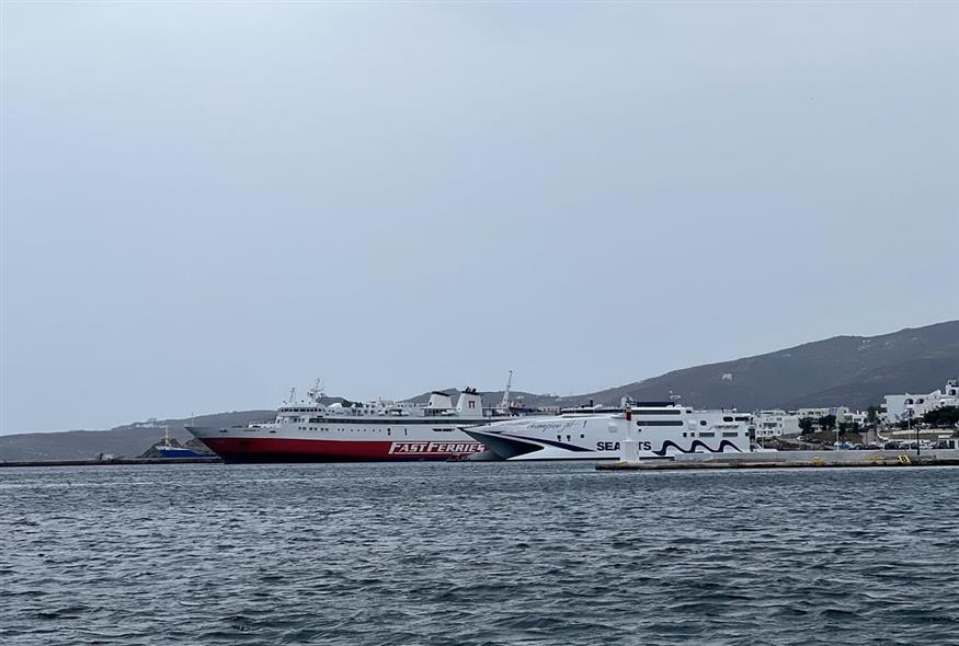 Πλοία Τήνος