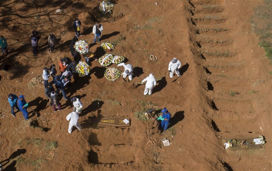 Ομαδικοί τάφοι στη Βραζιλία/AP Images