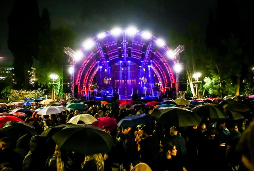 Βροχή στην Αθήνα (ΤΑΤΙΑΝΑ ΜΠΟΛΑΡΗ/EUROKINISSI)