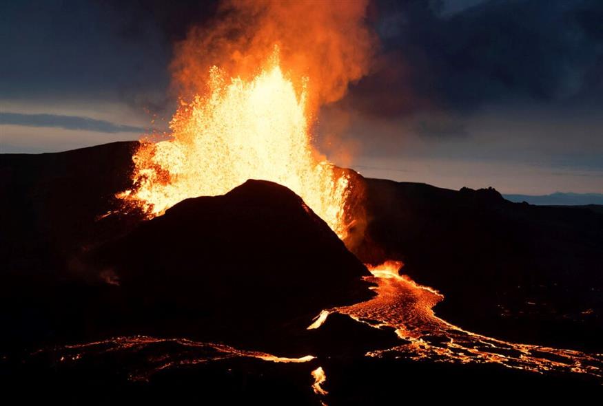 ηφαιστειακή έκρηξη στο βουνό Φάγκρανταλσφιαλ 2021/AP