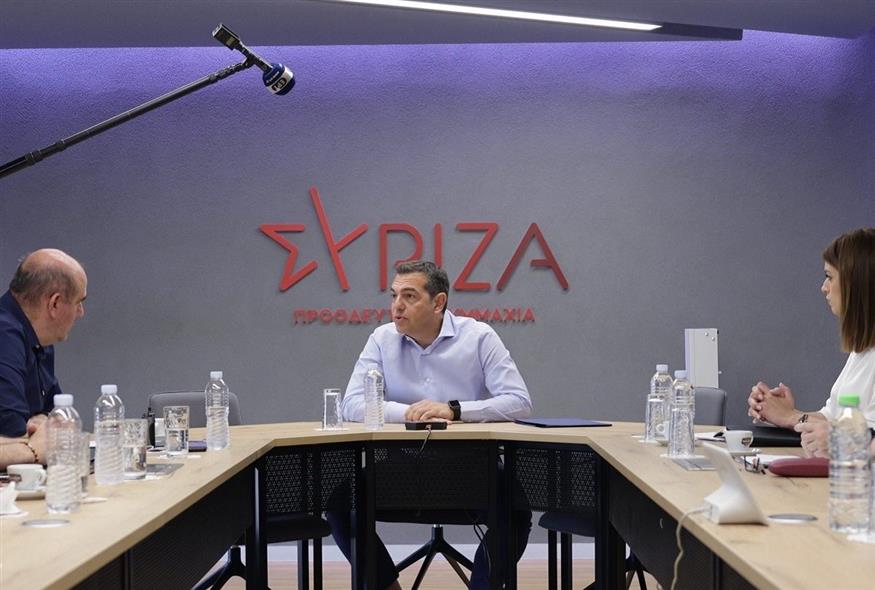 Ο Αλέξης Τσίπρας κατά τη συνάντησή του με την Ομοσπονδία Τουρισμού-Επισιτισμού (γραφείο τύπου ΣΥΡΙΖΑ)