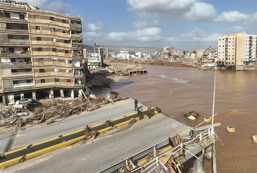 Με την Ημέρα της Κρίσης παρομοιάζουν οι κάτοικοι της Ντέρνα της Λιβύης τις καταστροφές που άφησε πίσω της η κακοκαιρία Daniel (Associated Press)