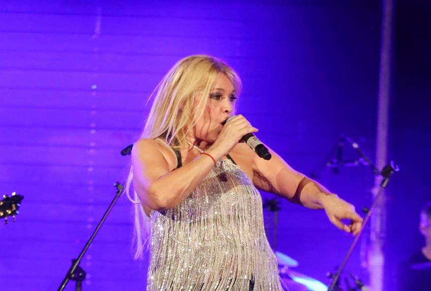 Σαμπρίνα (NDP Photos)