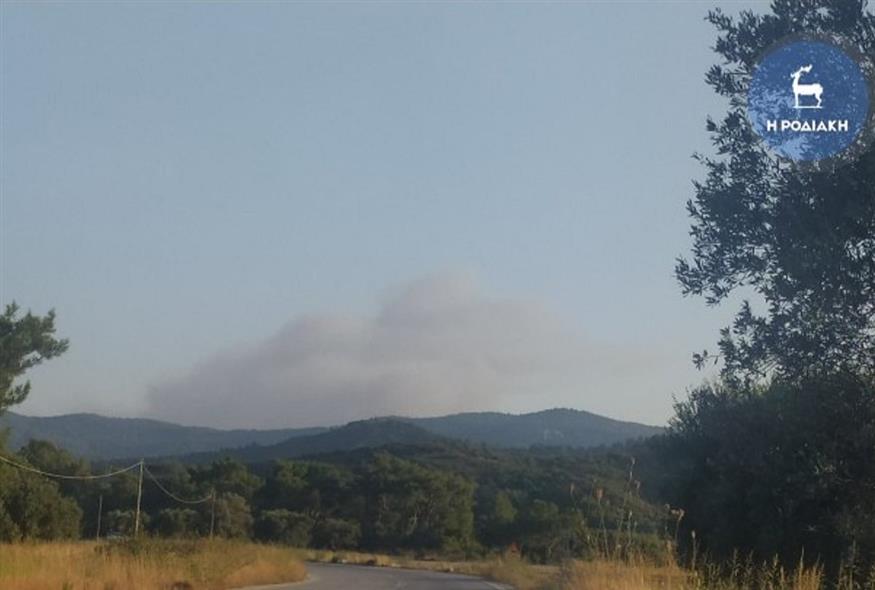 Νέο μέτωπο φωτιάς στη Ρόδο (rodiaki.gr)