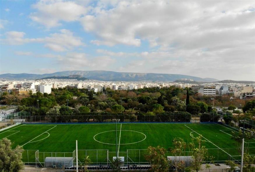Ο Δήμος Αθηναίων μετέτρεψε το ποδοσφαιρικό γήπεδο της Ακαδημίας Πλάτωνος σε ένα σύγχρονο χώρο άθλησης