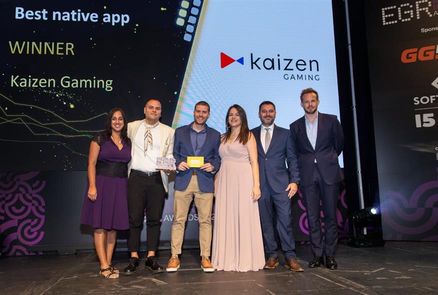 Η ομάδα της Kaizen Gaming παραλαμβάνει το βραβείο Best Native App, για την ξεχωριστή εμπειρία χρήστη που προσφέρουν οι εφαρμογές των Stoiximan και Betano.
