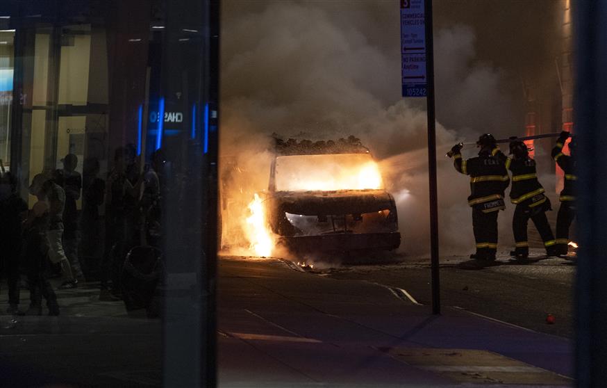 Συνεχίζονται οι ταραχές στη Νέα Υόρκη (AP Photo/Craig Ruttle)