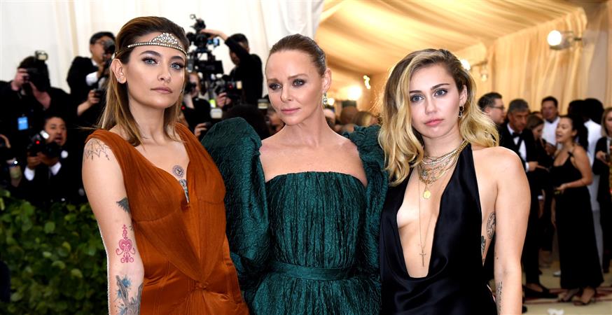 H Paris Jackson, η Stella McCartney και η Miley Cyrus στο Met Gala 2018