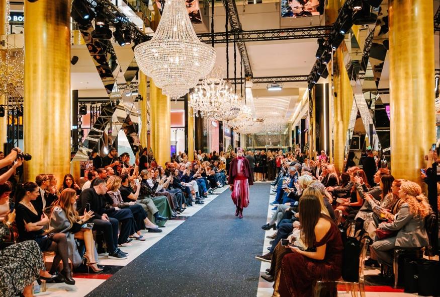 Stay Golden Fashion Show – Μια curated εμπειρία υψηλής αισθητικής, με τα μεγαλύτερα fashion brands του Golden Hall, σε ένα εντυπωσιακό catwalk. Stay Golden Fashion Show – Μια curated εμπειρία υψηλής αισθητικής, με τα μεγαλύτερα fashion brands του Golden Hall, σε ένα εντυπωσιακό catwalk.