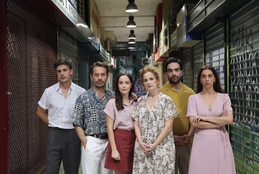 Ελένη Ζαραφίδου, Άρης Λάσκος, Καλλιόπη Παναγιωτίδου, Τζίνη Παπαδοπούλου, Δημήτρης Πασσάς, Συμεών Τσακίρης (Copyright: Μαρίζα Καψαμπέλη)