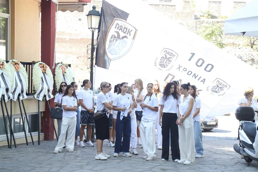 Η κηδεία της Άννας Μαρίας (thestival.gr)