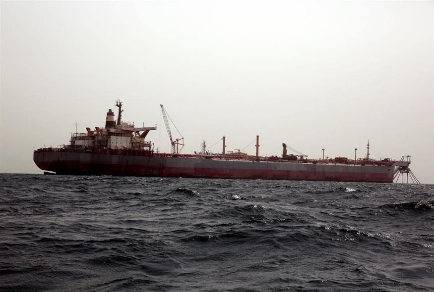 Εναλλακτικές διαδρομές αναζητούν οι πετρελαϊκές εταιρείες λόγω της απειλής των ανταρτών Χούθι στην Ερυθρά Θάλασσα (φωτογραφία αρχείου/ Associated Press)
