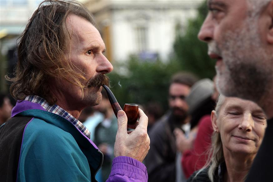Καπνιστές διαμαρτύρονται για τον αντικαπνιστικό νόμο (eurokonissi)