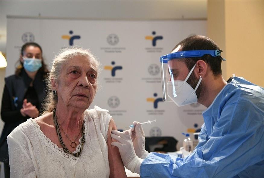 Ανοίγει η πλατφόρμα για την τέταρτη δόση του εμβολίου στους άνω των 80 ετών (Eurokinissi)