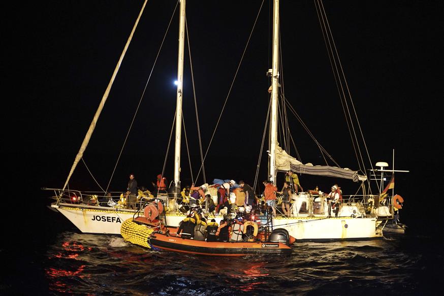Στιγμιότυπο από επιχείρηση διάσωσης μεταναστών (AP Photo/Renata Brito)
