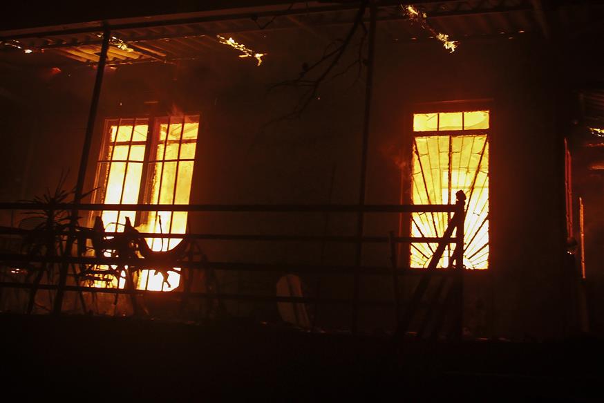 Ένα χρόνο μετά τη φονική πυρκαγιά στο Μάτι οι πληγές παραμένουν ανοιχτές (Eurokinissi)
