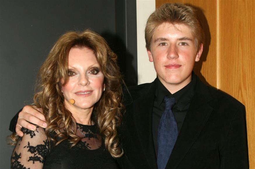 Μαριάννα Τόλη με το γιο της, Χριστόφορο το 2011 (NDP photo)