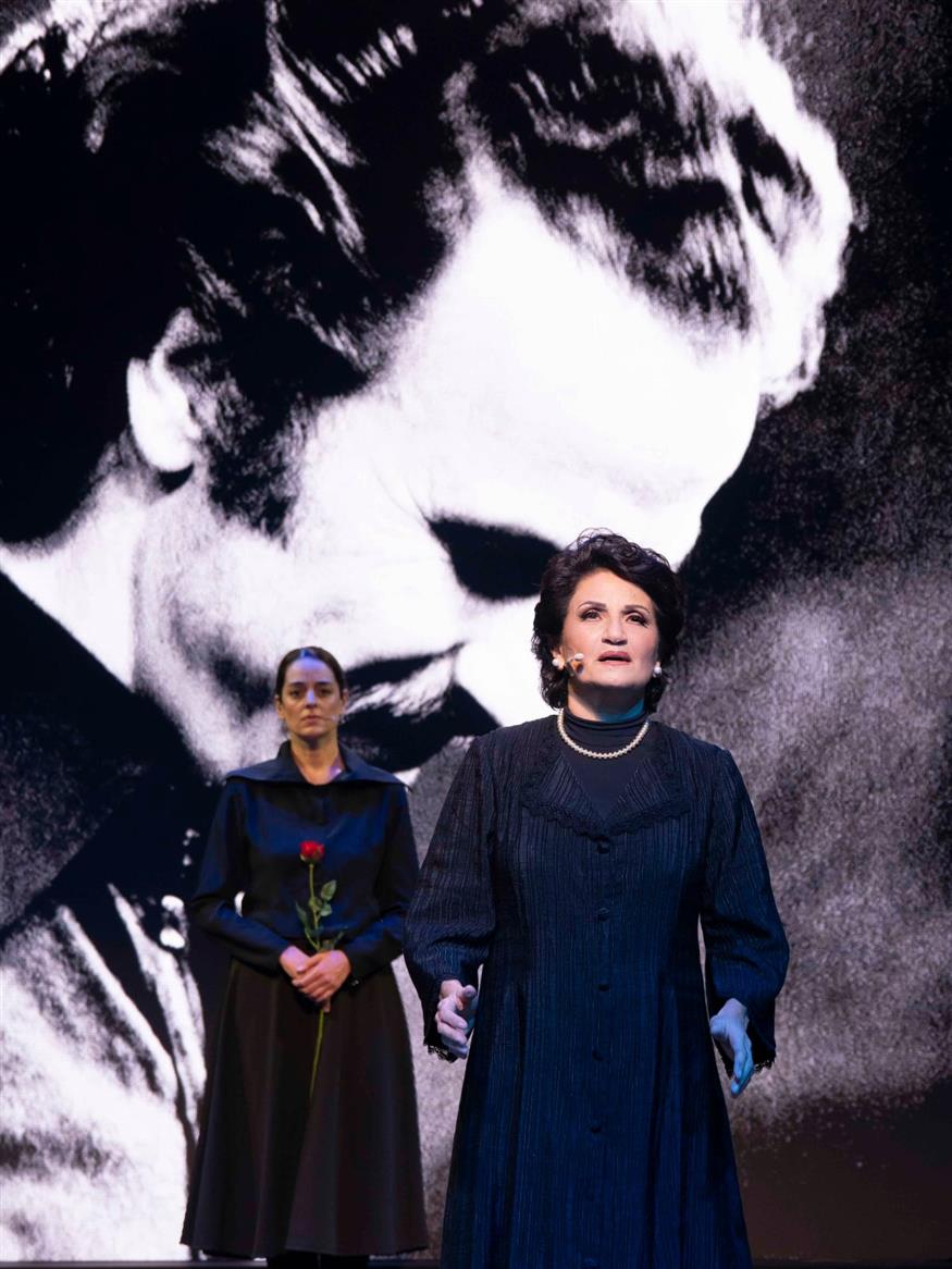 «Νίκος Ξυλούρης, Ο Αρχάγγελος της Κρήτης» στο θέατρο Ήβη (Copyright: Γιώργος Καλφαμανώλης)