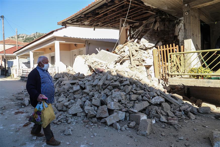 Ζημιές από τον σεισμός στην Ελασσόνα (φωτ. Eurokinissi)