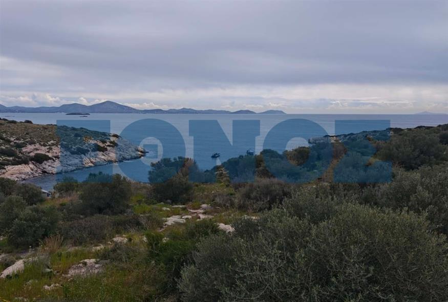 Η στιγμή της επιχείρησης ανάσυρσης της σορού του 34χρονου δύτη στη Βουλιαγμένη Η στιγμή της επιχείρησης ανάσυρσης της σορού του 34χρονου δύτη στη Βουλιαγμένη