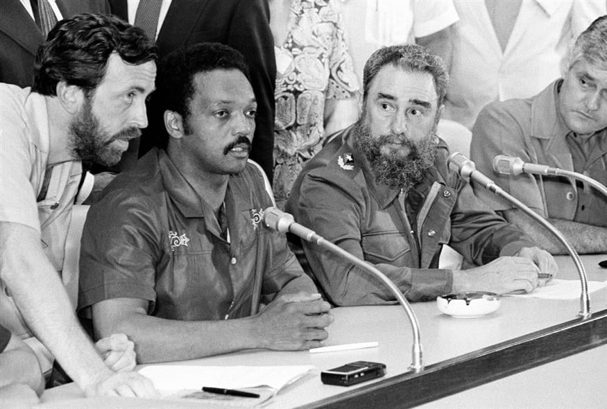 Ο Τζέσι Τζάκσον με τον Φιντέλ Κάστρο σε κοινή συνέντευξη Τύπου στην Αβάνα (AP Photo/J. Scott Applewhite)