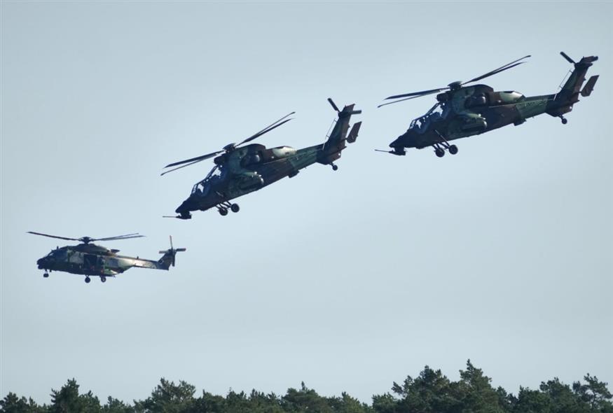 Στρατιωτικά ελικόπτερα (AP Photo/Sergei Grits)