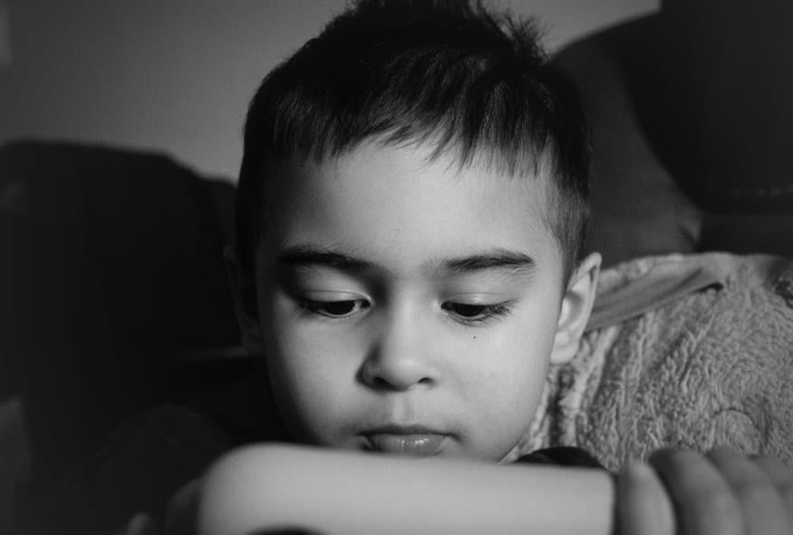 Παιδιά και ατέρμονο scrolling (UNPLASH) Παιδιά και ατέρμονο scrolling (UNPLASH)