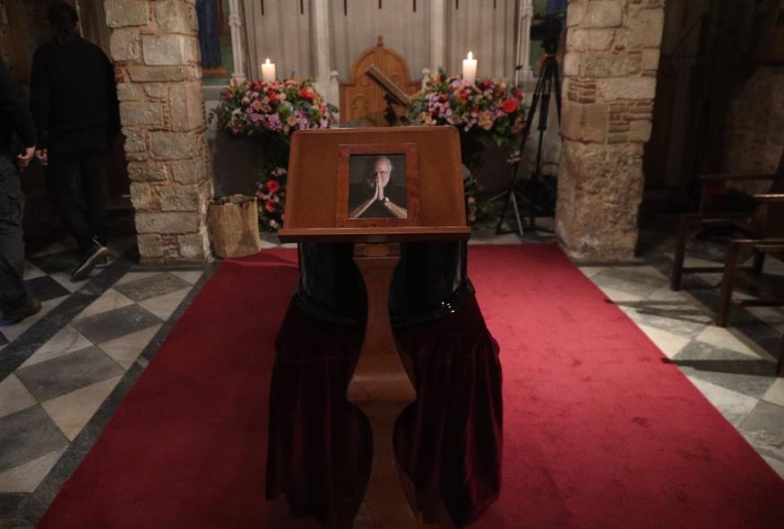 Λαϊκό προσκύνημα στη Μητρόπολη για τον Διονύση Σαββόπουλο (ΓΙΑΝΝΗΣ ΠΑΝΑΓΟΠΟΥΛΟΣ / EUROKINISSI)