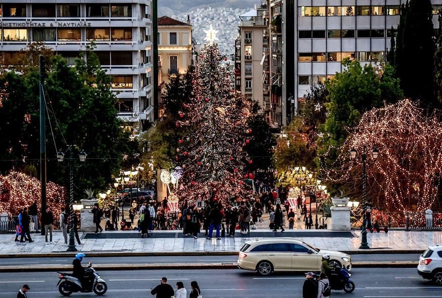 Χριστούγεννα Σύνταγμα (ΓΙΩΡΓΟΣ ΚΟΝΤΑΡΙΝΗΣ / EUROKINISSI)