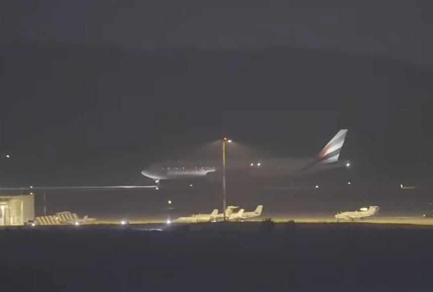 Προσγείωση αεροσκάφους της στο αεροδρόμιο Ελευθέριος Βενιζέλος/Youtube