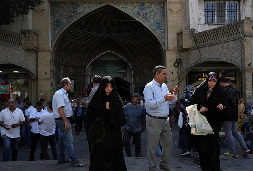 Στιγμιότυπο από την καθημερινή ζωή στο Ιράν (AP Photo/Vahid Salemi)