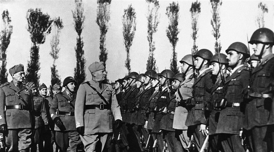 Επιθεώρηση στρατευμάτων από Μπενίτο Μουσολίνι, Οκτώβριος -1940 (AP Photo)