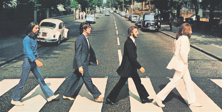 Το εξώφυλλο του αναγνωρίσιµου δίσκου των Beatles µε τη φωτογραφία του Ιαν ΜακΜίλαν