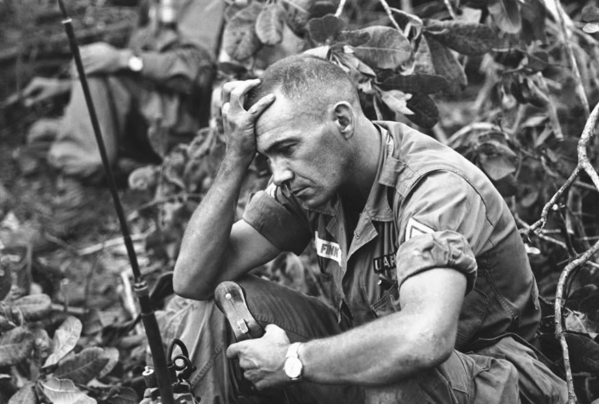 Αμερικάνος στρατιώτης στο Βιετνάμ, το 1965 (AP Photo/Steve Stibbens) Αμερικάνος στρατιώτης στο Βιετνάμ, το 1965 (AP Photo/Steve Stibbens)