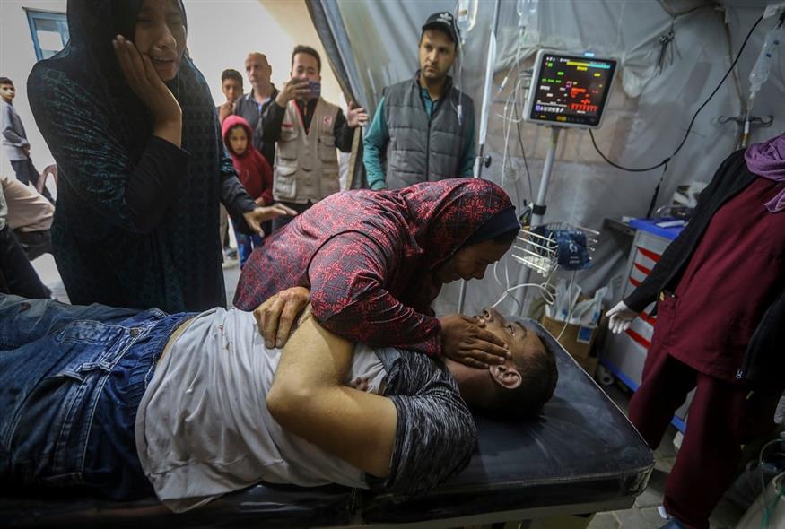 Στη Γάζα θρηνούν τους νεκρούς και τους τραυματίες (AP Photo/Ismael Abu Dayyah)