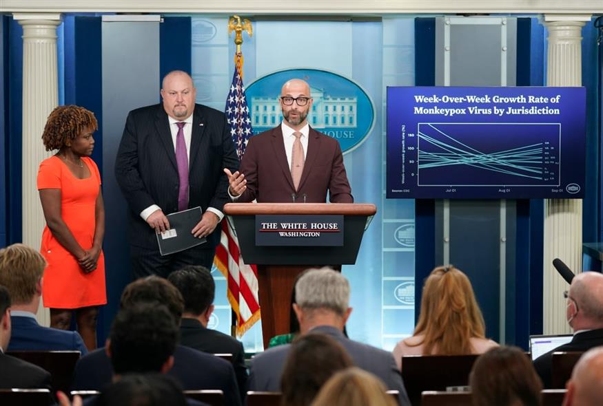 Ο επικεφαλής πολιτικής εμβολιασμών των CDC και καταπολέμησης αναπνευστικών ασθενειών, Δημήτρης Δασκαλάκης (AP)