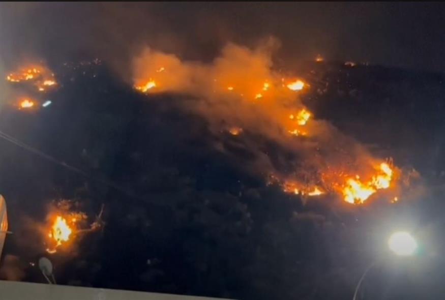 Μεγάλη φωτιά σε δασική έκταση στην Κοπακαμπάνα/youtube