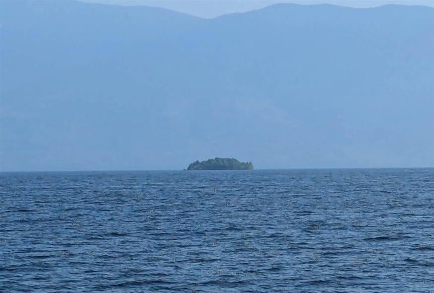Πλωτό νησί Καναδά Πλωτό νησί Καναδά