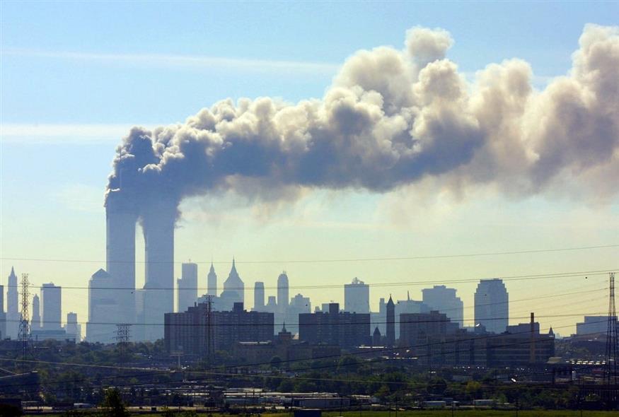 Δίδυμοι πύργοι - 11η Σεπτεμβρίου 2001 (AP Photo/Gene Boyars)